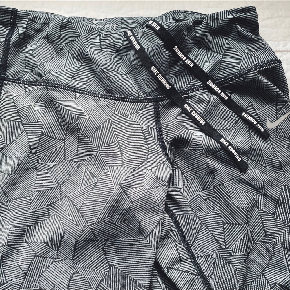 Nike Dri-Fit Leggings - Picture 2 of 3